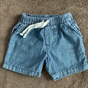 Cutest Carter’s denim shorts w/drawstring
